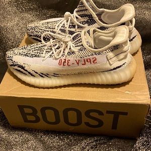 Yeezy 350 v2 “Zebra” worn once black and white color way great condition size 12